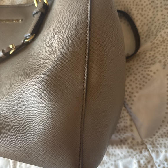 Grey/Brown Large Michael Kors purse with matching wallet - Picture 9 of 9